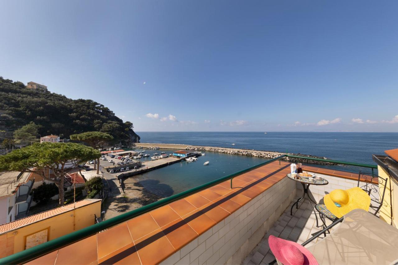 Apartamento Relais Del Mare Con Terrazza Fronte Mare Free Parking Massa Lubrense Exterior foto