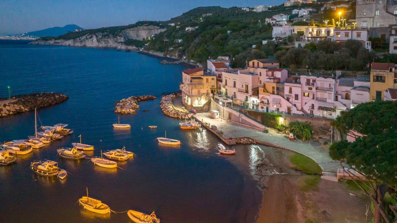 Apartamento Relais Del Mare Con Terrazza Fronte Mare Free Parking Massa Lubrense Exterior foto