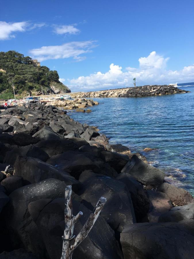 Apartamento Relais Del Mare Con Terrazza Fronte Mare Free Parking Massa Lubrense Exterior foto