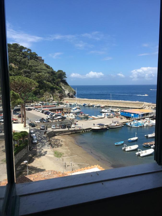 Apartamento Relais Del Mare Con Terrazza Fronte Mare Free Parking Massa Lubrense Exterior foto